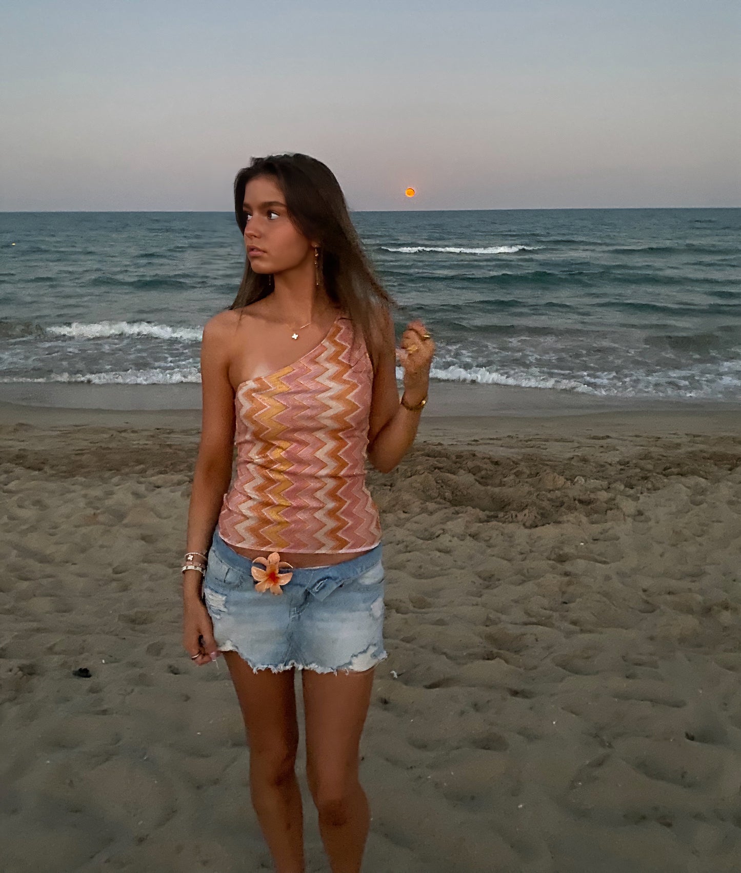 Vic one shoulder